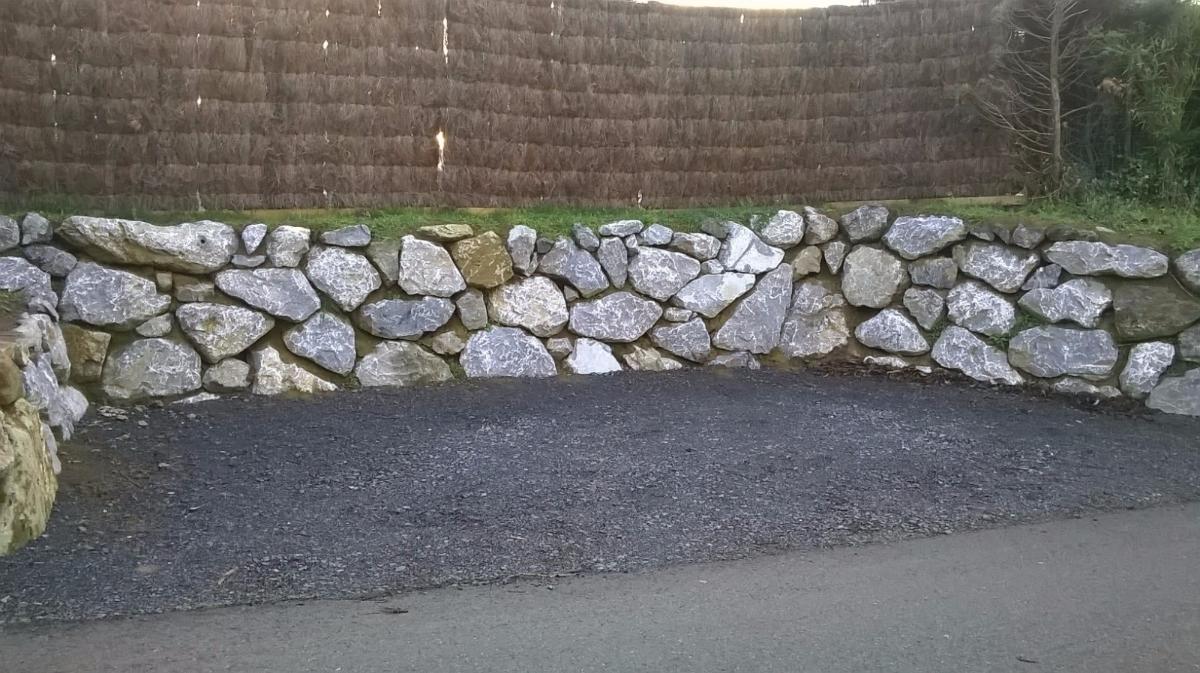 Enrochement d'un aménagement paysager