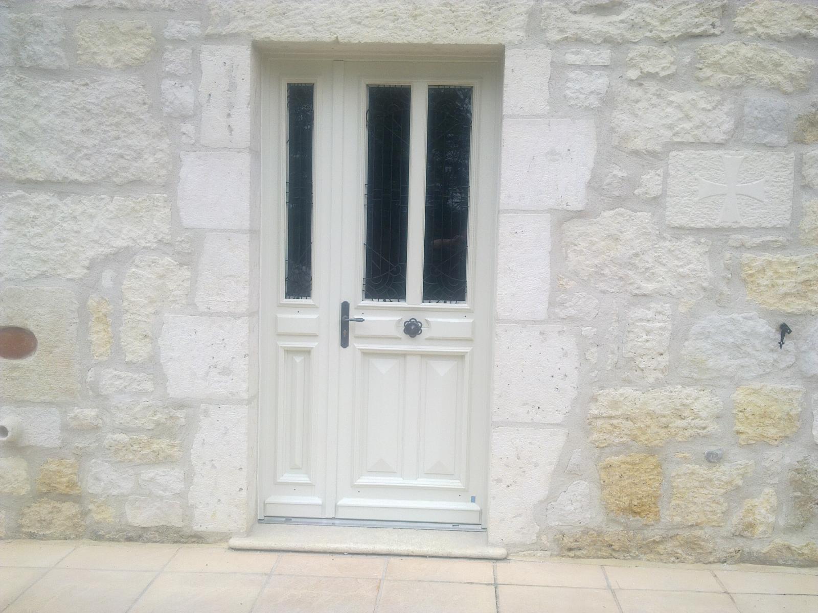 Installation de porte PVC près de Lisle-sur-Tarn