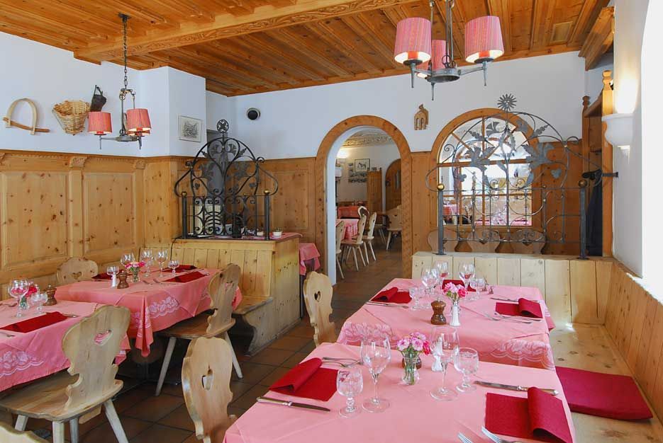 Gasthaus Hotel Restaurant Veltlinerkeller in St. Moritz