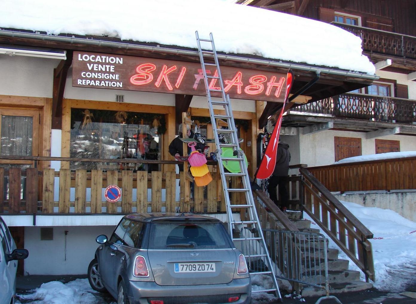 Maintenance lettres néon Megève