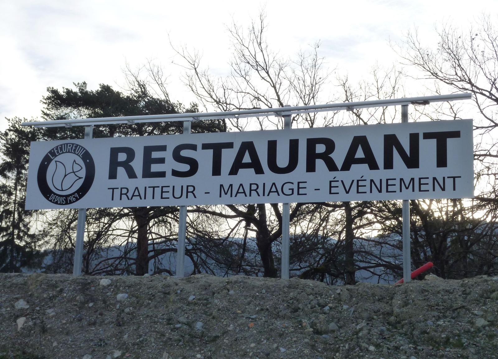 Panneau et rampe lumineuse