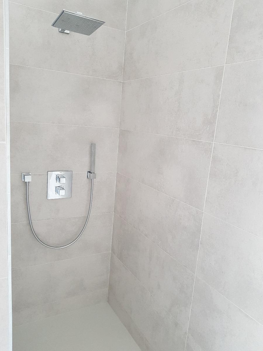 Colonne de douche encastrée