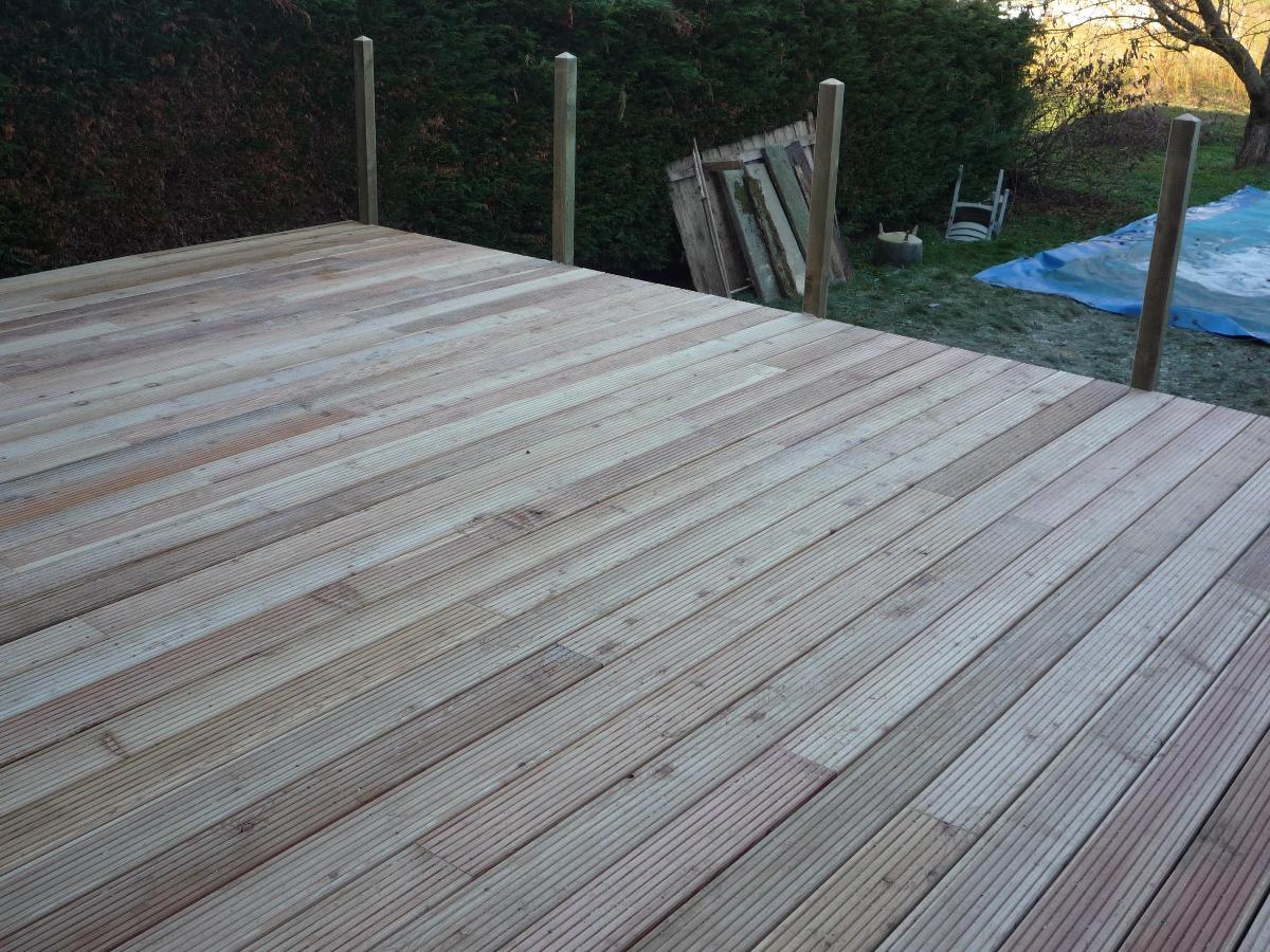 Création d'une terrasse mélèze