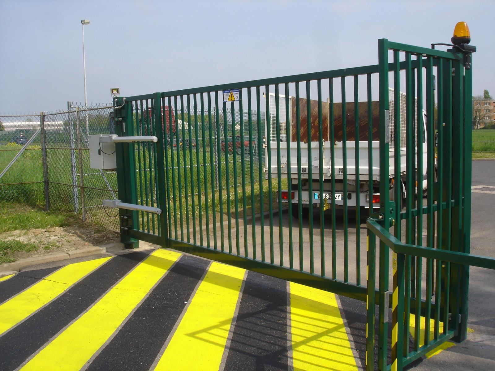 portail industriel pour accès voiture - Thiolon