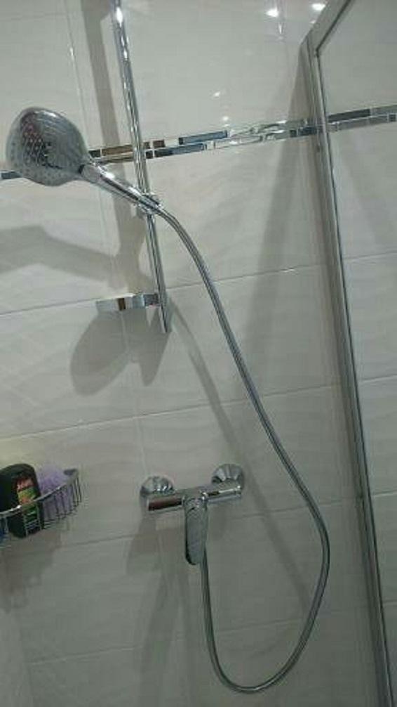 Mitigeur thermostatique et pommeau de douche