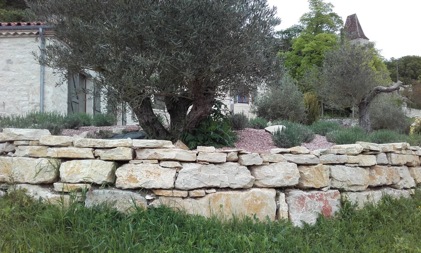 Enrochement avec blocs assisés à Belmontet