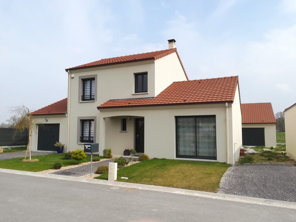 Maison à étage à Juvigny