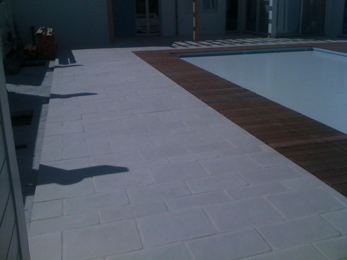 Réalisation Dallage et Caillebotis Entourage Piscine