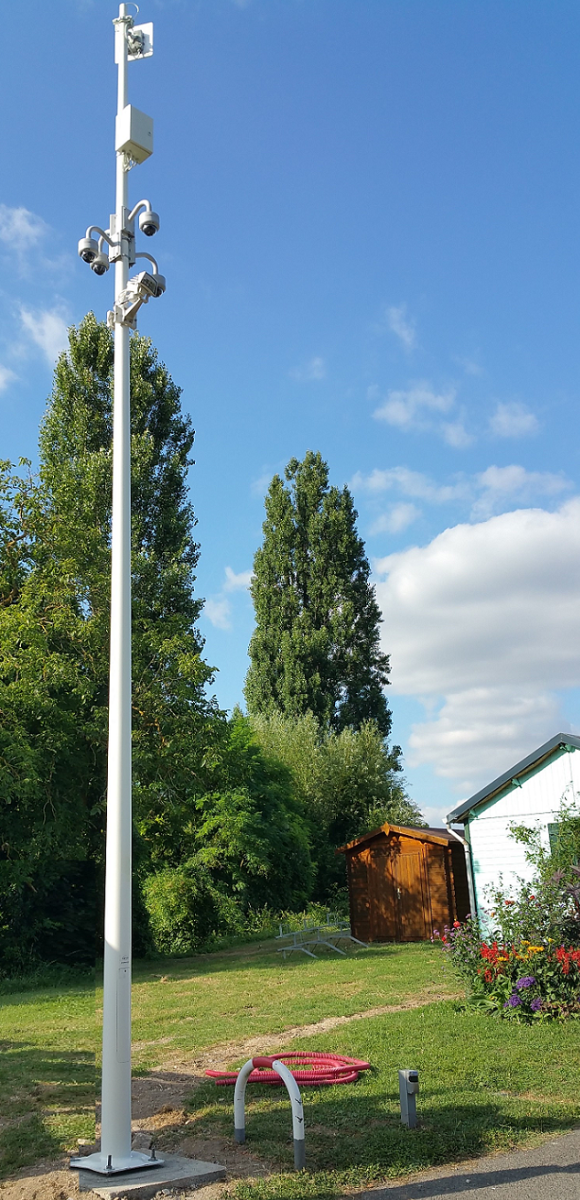 Intégration mat, caméras et antenne HiperLan