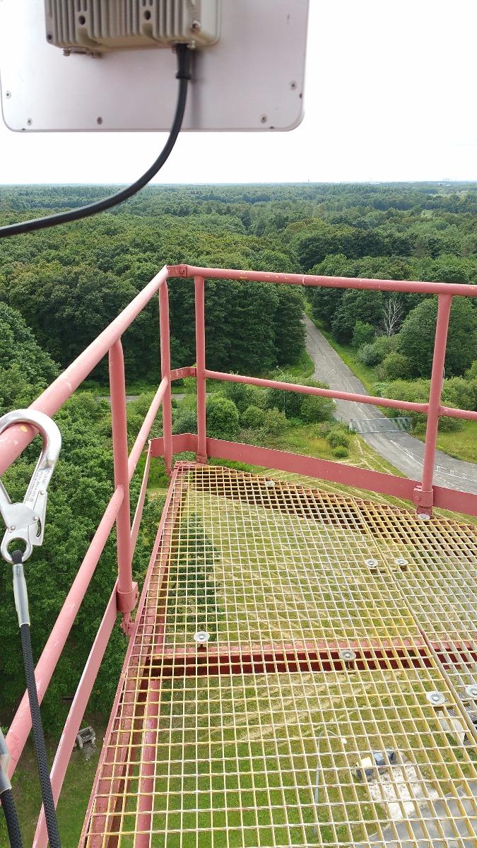 Relayage de points hauts à haut débit via pylones