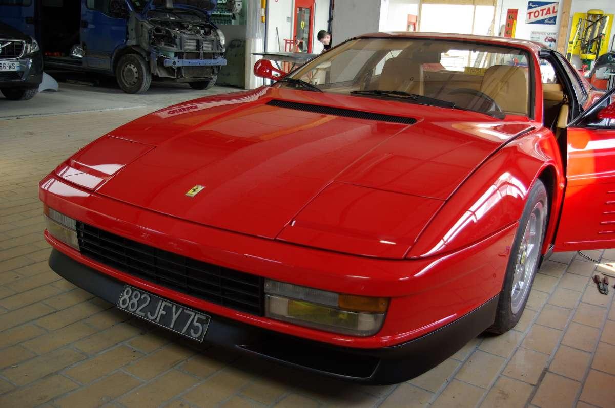 26-ferrari testarossa -peinture rouge -Carrosserie Martin