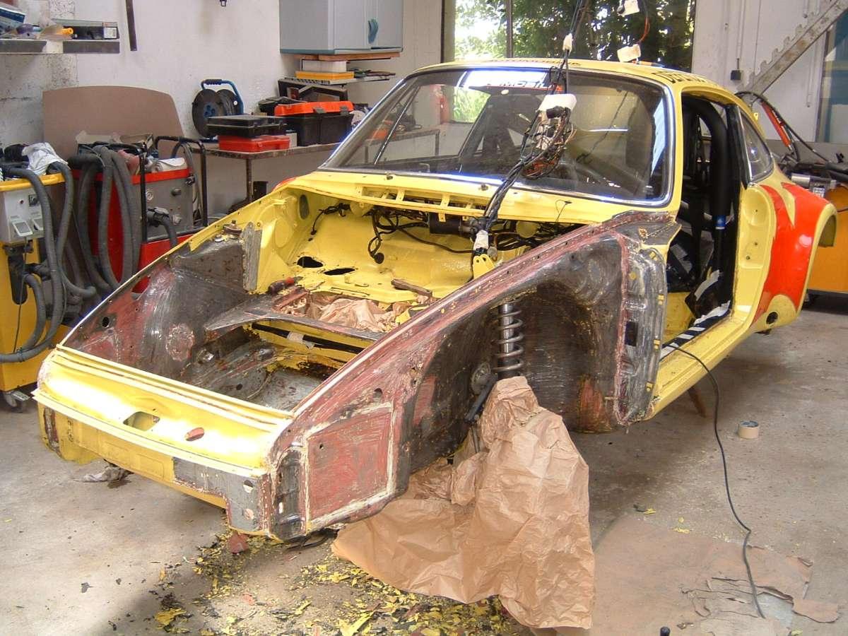 21-Porsche 2.8L RSR Allegement et peinture-Carrosserie Martin 51