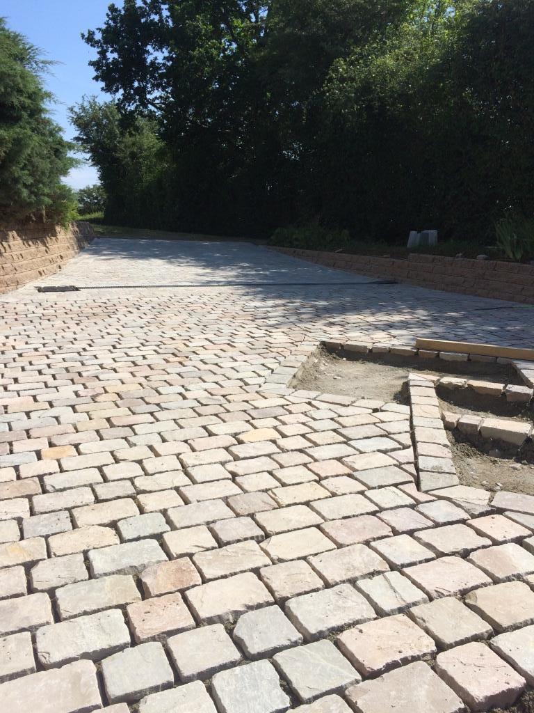 Pose de pavés pour une allée de voiture