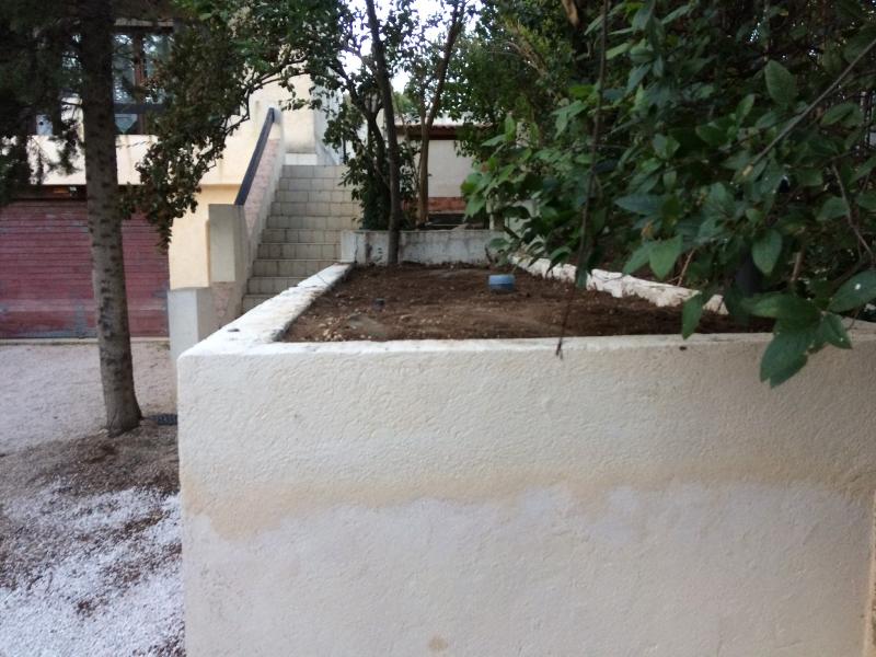 CUGES ASSAINISSEMENT à Cuges les Pins -  Pose d'une micro station après