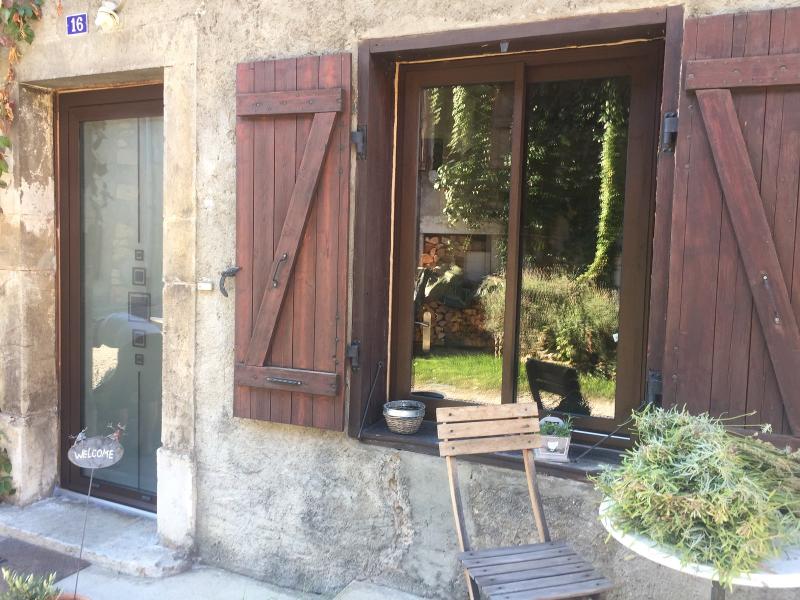 Pose de menuiseries à Viviers-du-Lac