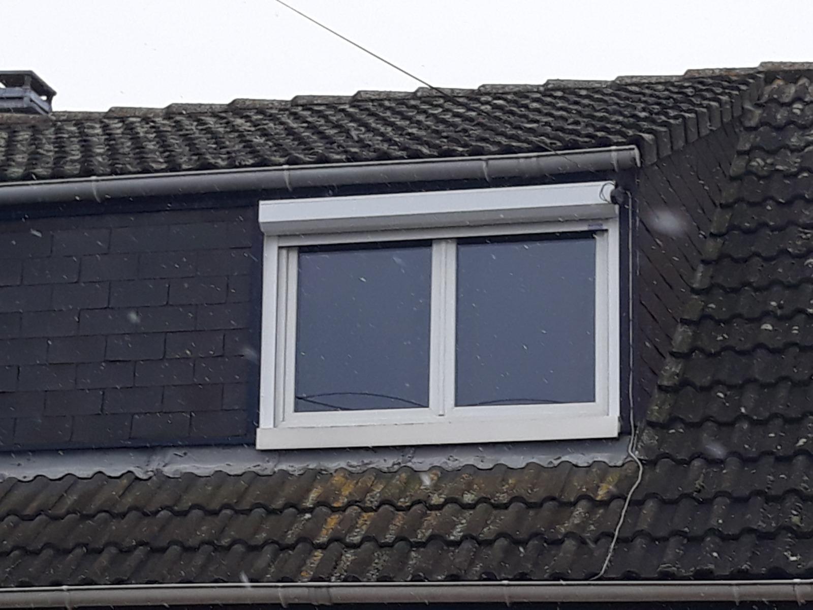 Fenêtre de toit blanche en PVC