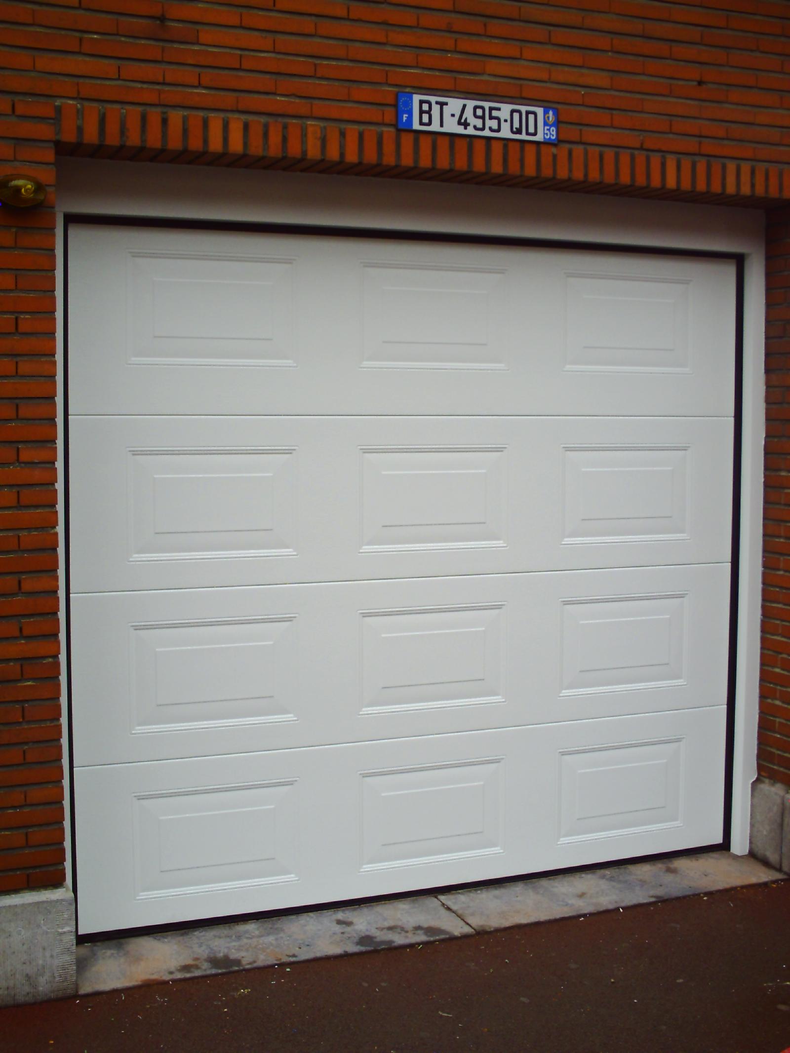 Porte de garage sectionnelle blanche