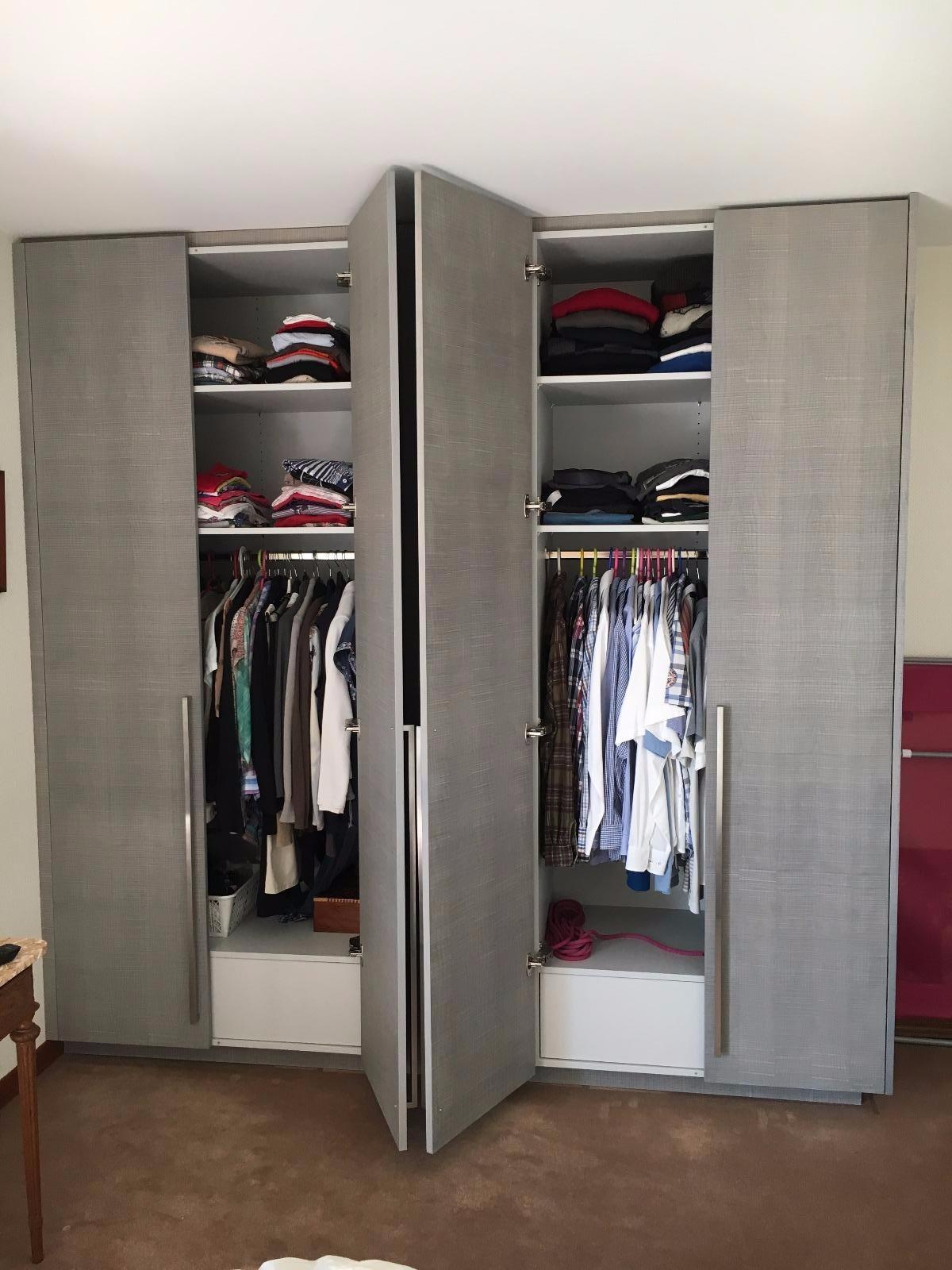 placard porte battante façade replaquée frêne effet scié