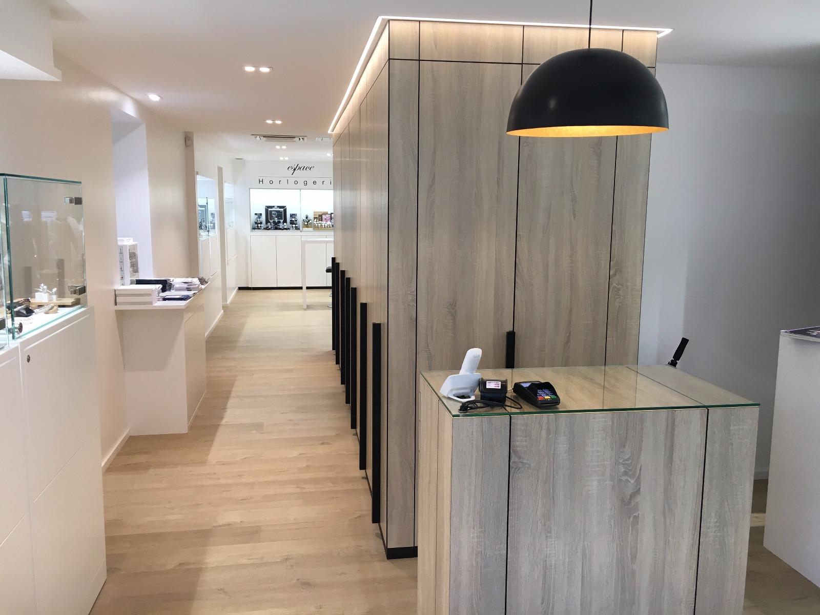 Placard replaqué stratifié avec joints creux