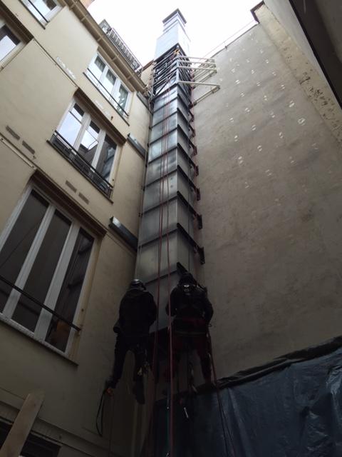 Travaux d'accès difficile en cours