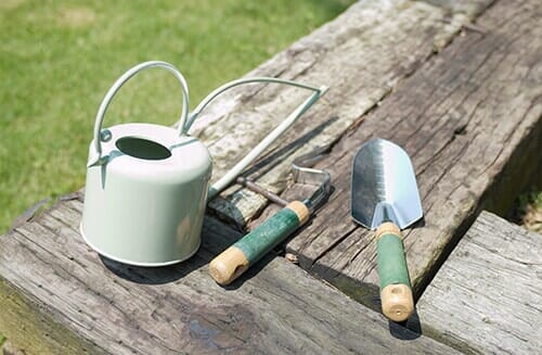 ציוד גינון וכלי עבודה 