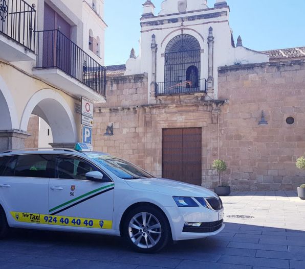 Tele Taxi Mérida taxi junto a catedral