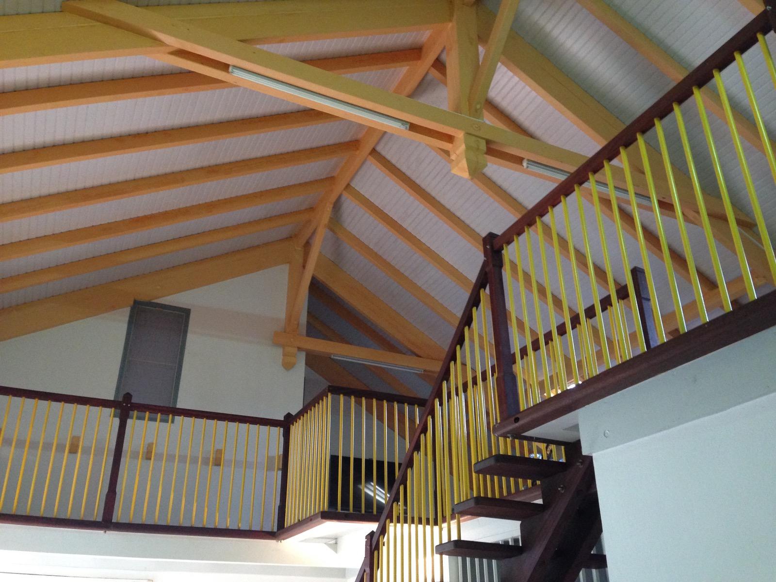 Toiture Bois Pin, Escalier et Garde-corps