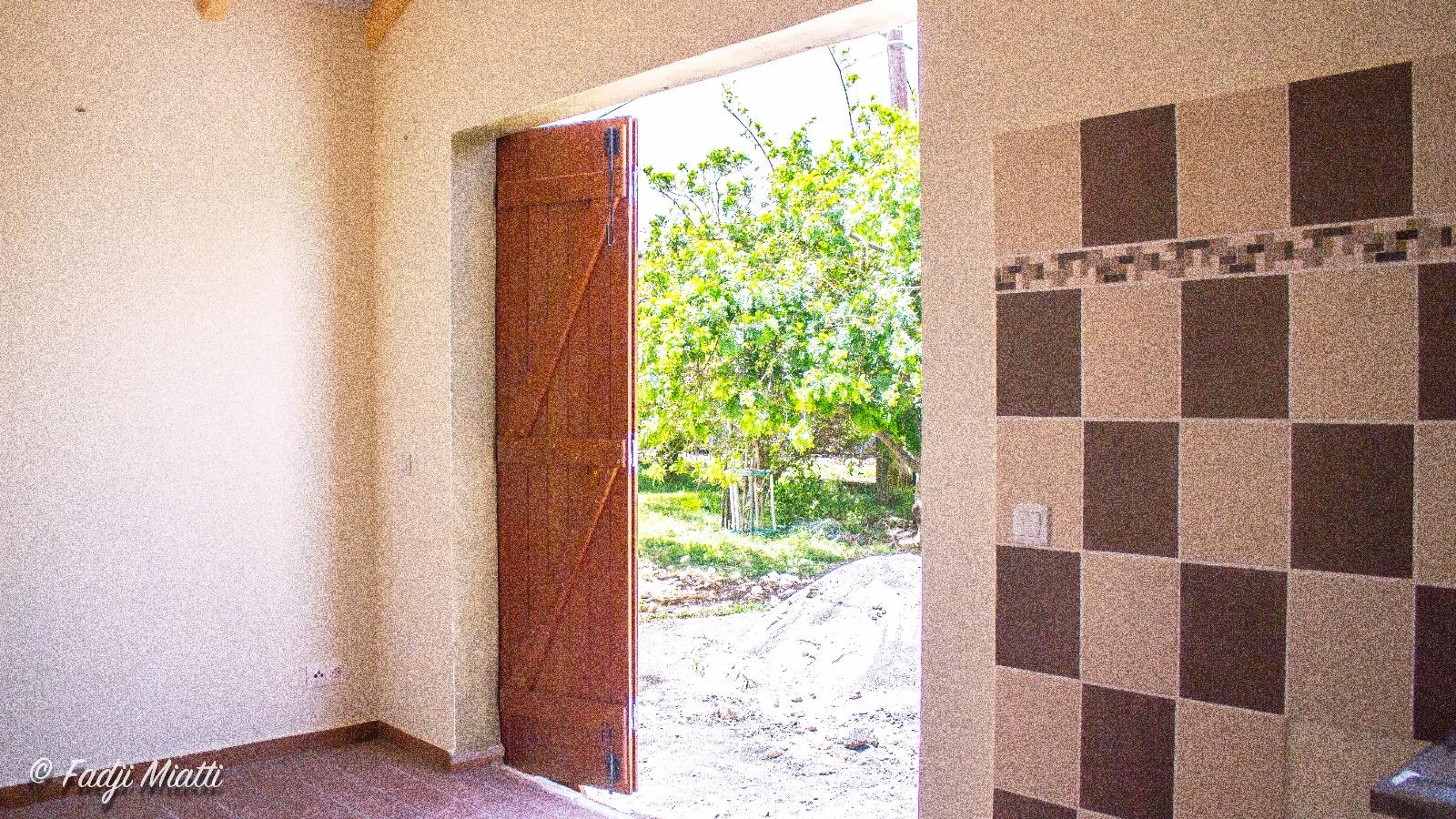 Carrelage sol et murs, peinture et finitions, charpente et toiture, fe