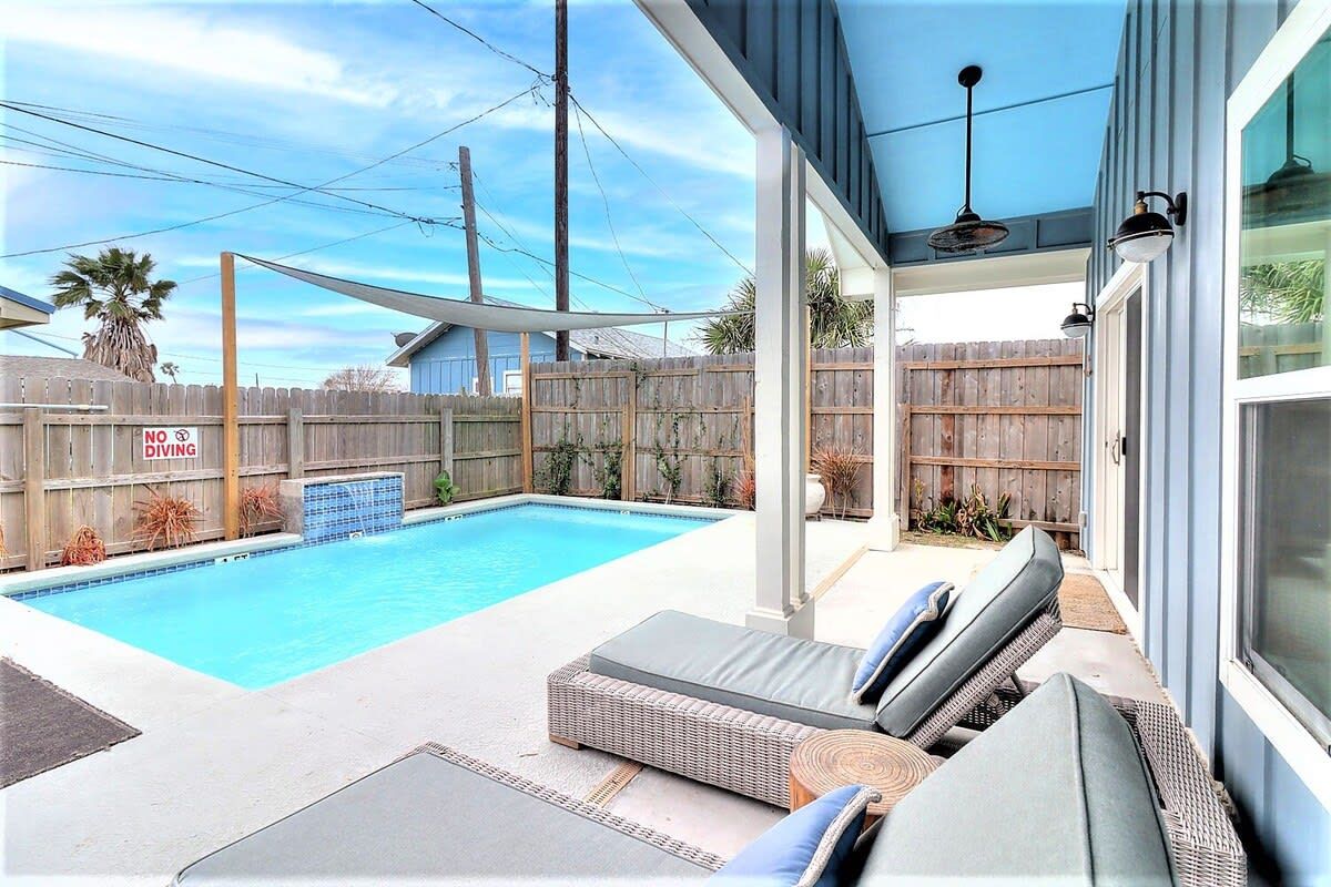 Port Aransas Vacation Home Rentals with Private Pools