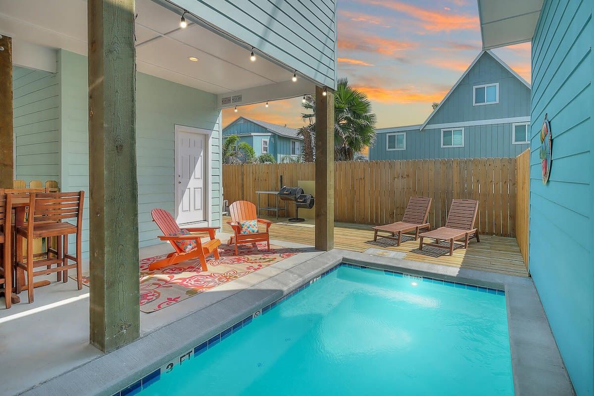 Port Aransas Vacation Home Rentals with Private Pools