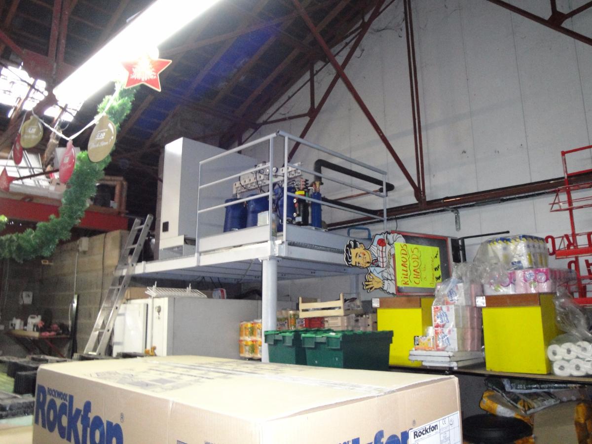 Réserve supermarché : cantrale frigorifique sur plate forme - ADEMA FROID