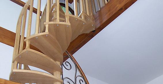 Fabrication d'escalier bois tous styles, tradition, moderne, design...