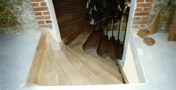 Les Ets Le Bihanic réalisent des escaliers toutes formes, sur mesure.