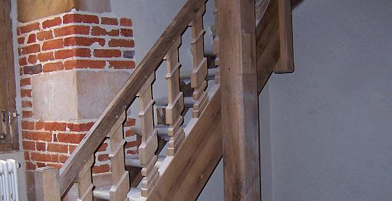 L'entreprise Le Bihanic fabrique, rénove, escaliers de style, ...