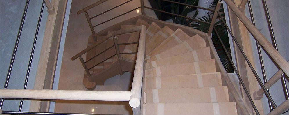 ... escaliers, quelle qu'en soit la forme, ...