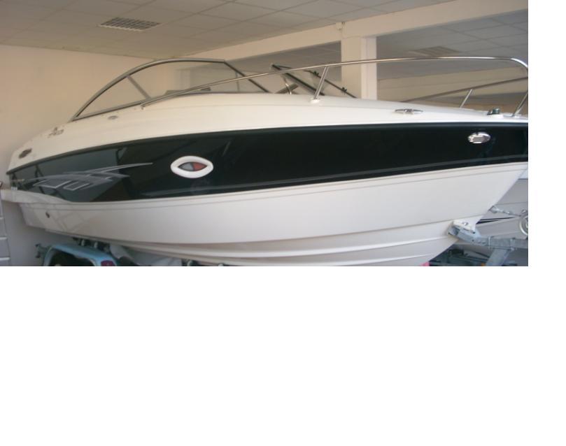 Bateau neuf BAYLINER 642 CU 220 CV MPI