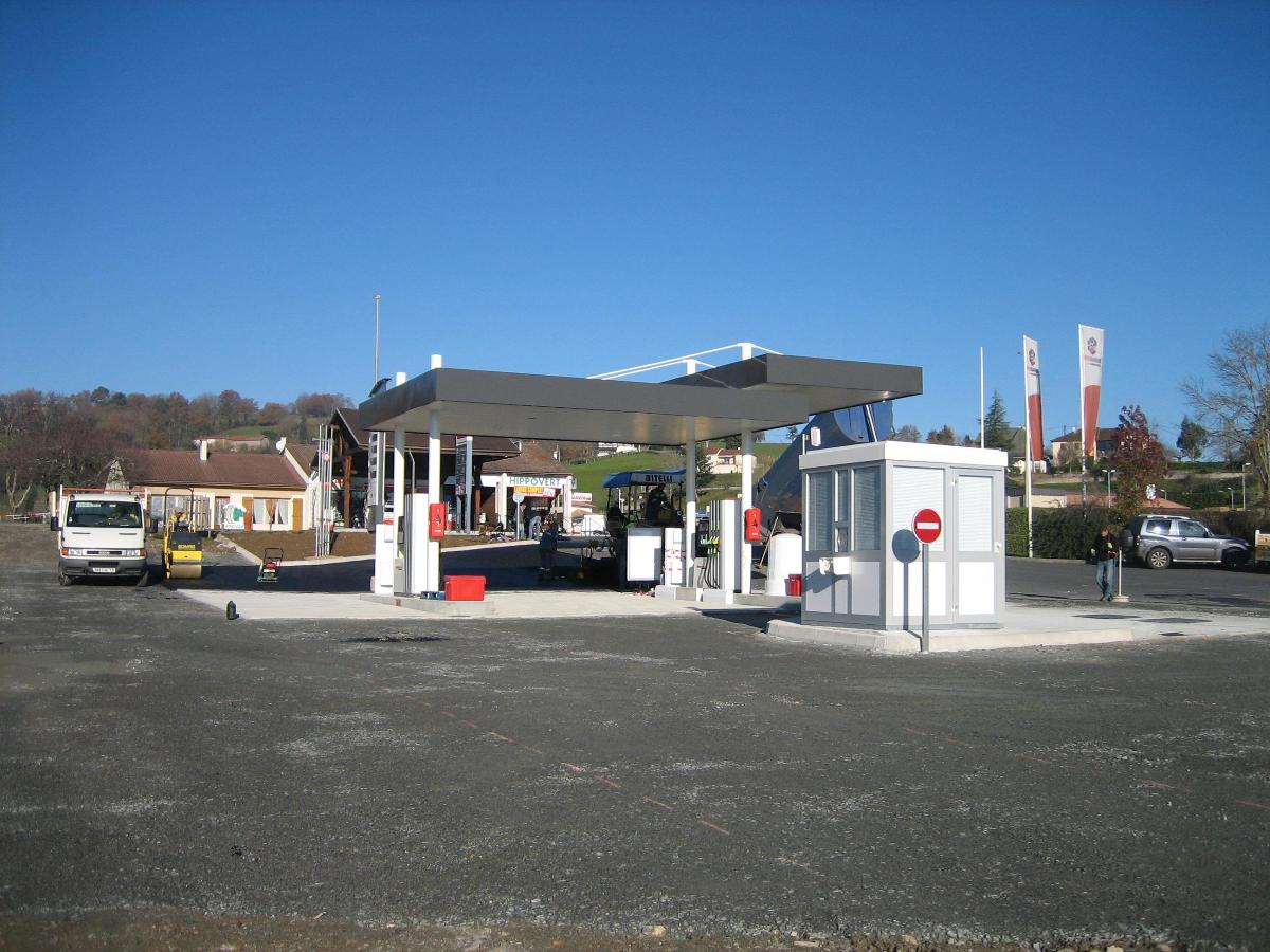 Station Service Intermarché Maurs 15. Dômebat à Aubière