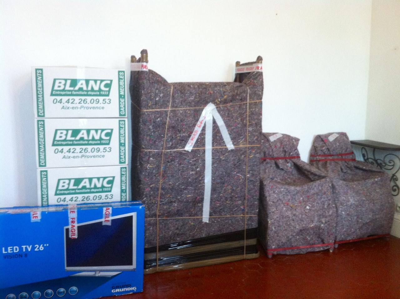 Monte-meubles extérieur: 2 appareils à votre service