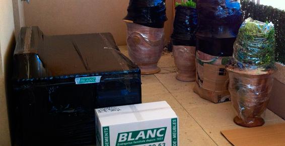 Protection des poteries et salon de jardin - Blanc à Aix-en-Provence