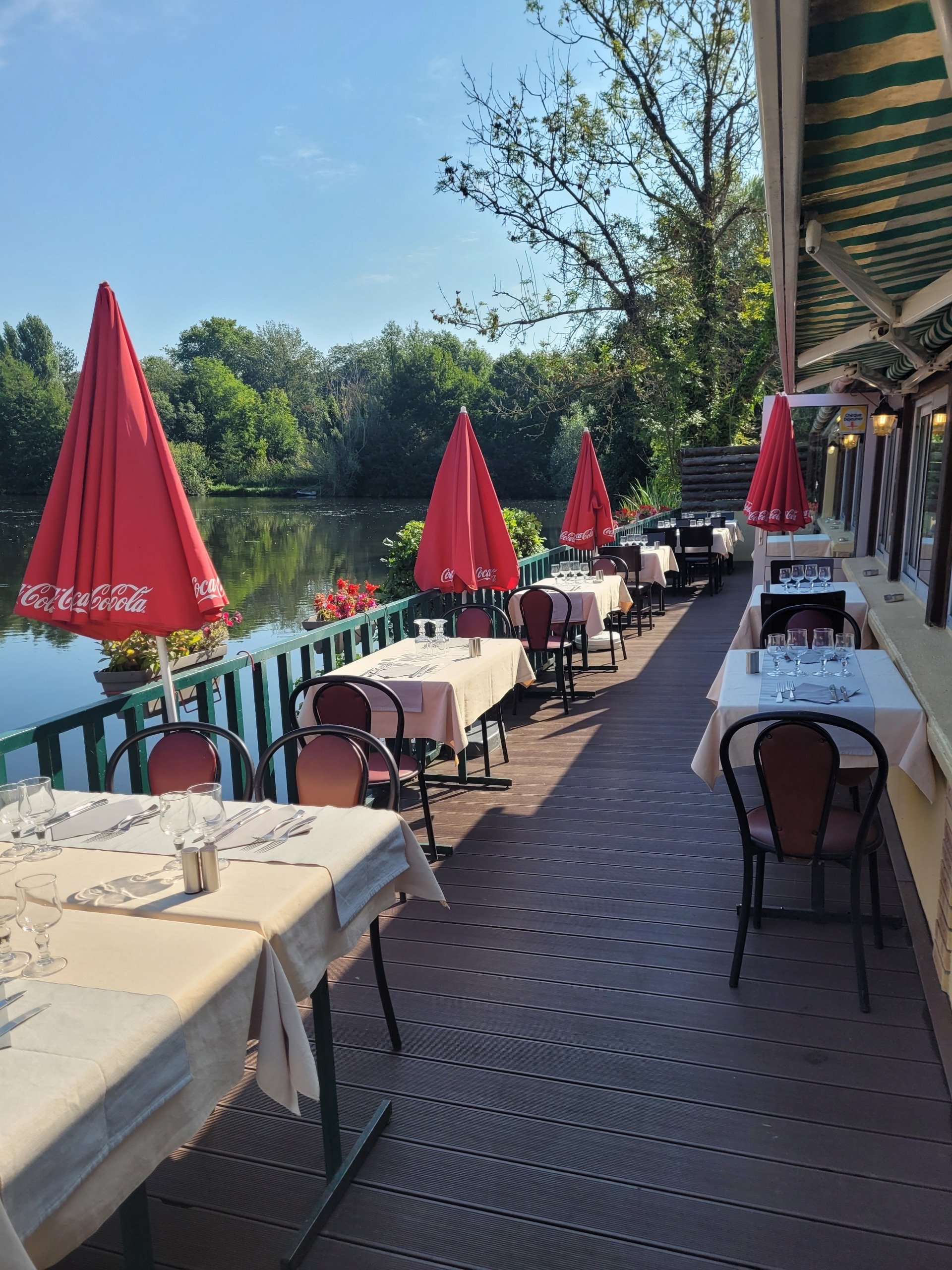 L'Etang Fleuri, restaurant situé à Vert le Petit