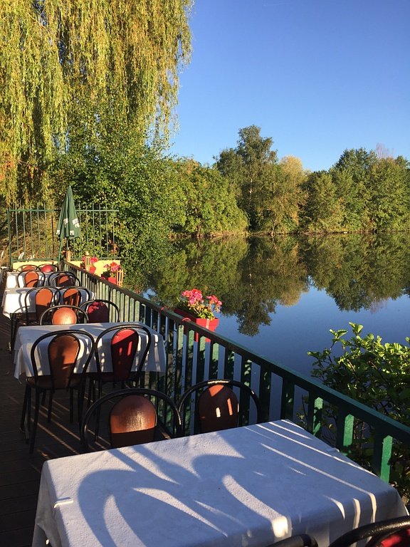 L'Etang Fleuri, restaurant situé à Vert le Petit