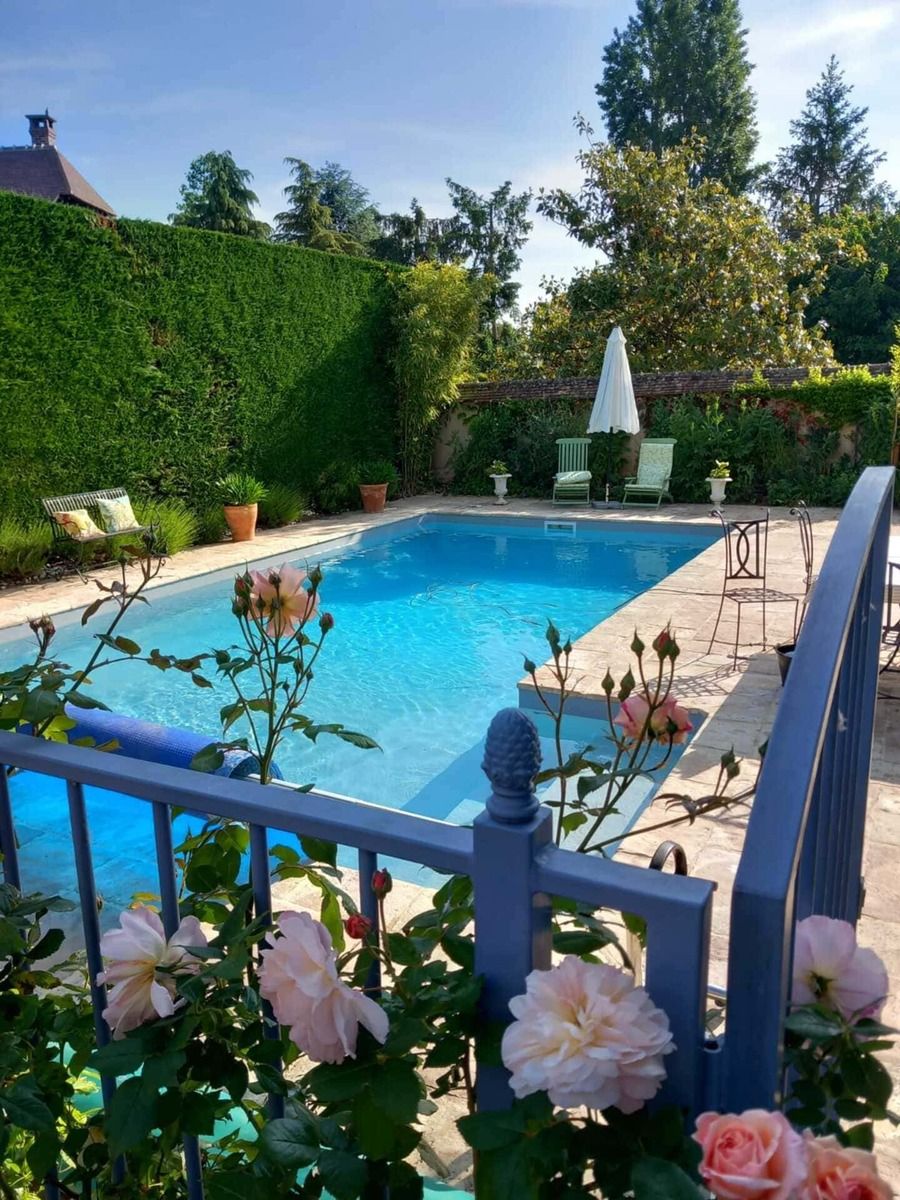 Piscine enterrée en été