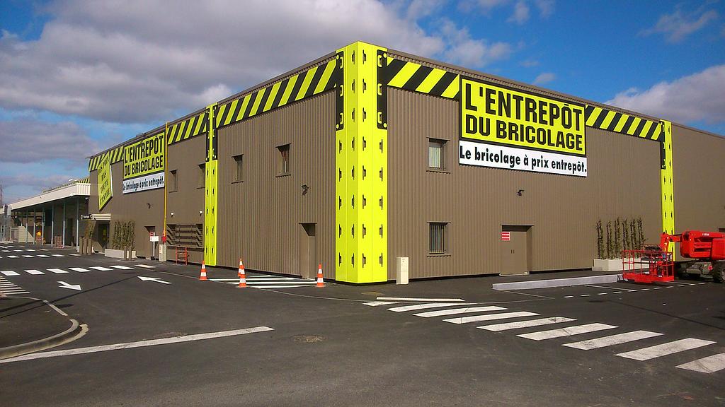 Becker Publicité à Grenoble, expert en enseigne et signalétique