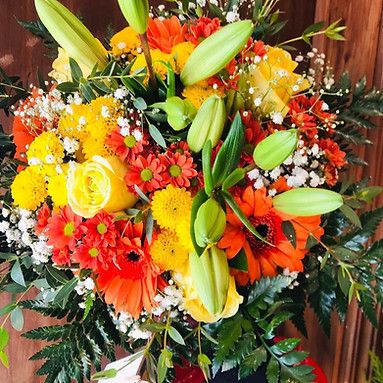 Bouquet misto em tons de fogo
