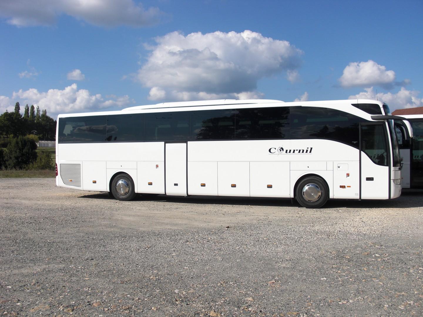 Autocars Cournil à Thiviers en Dordogne (24) - Transports en autocars