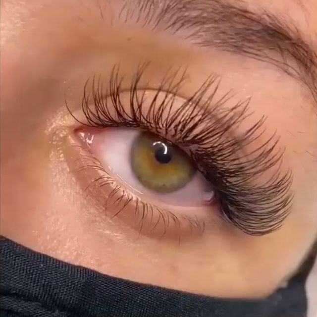 Extensión de pestañas en Eixample, Barcelona Royal Threading