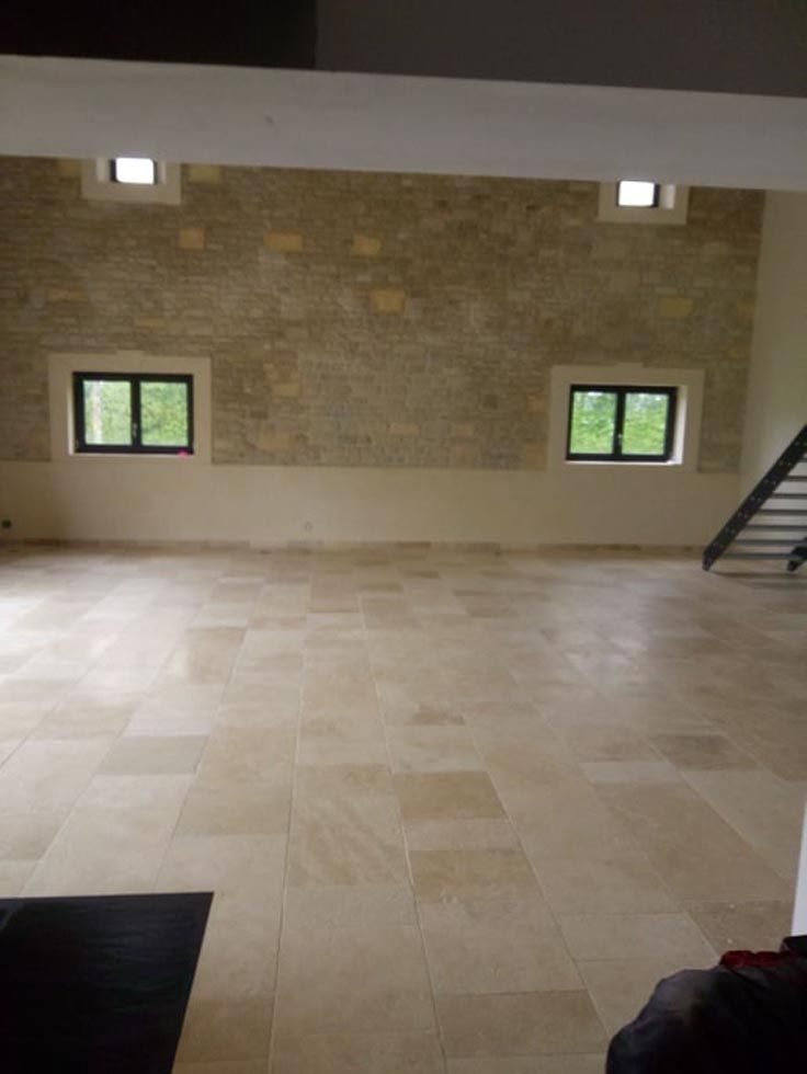 Grands carreaux de couleur beige