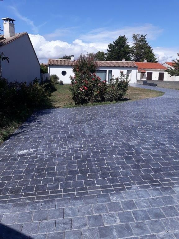 Pavage ardoise bleue pour extérieur de cours et d'allée de maison