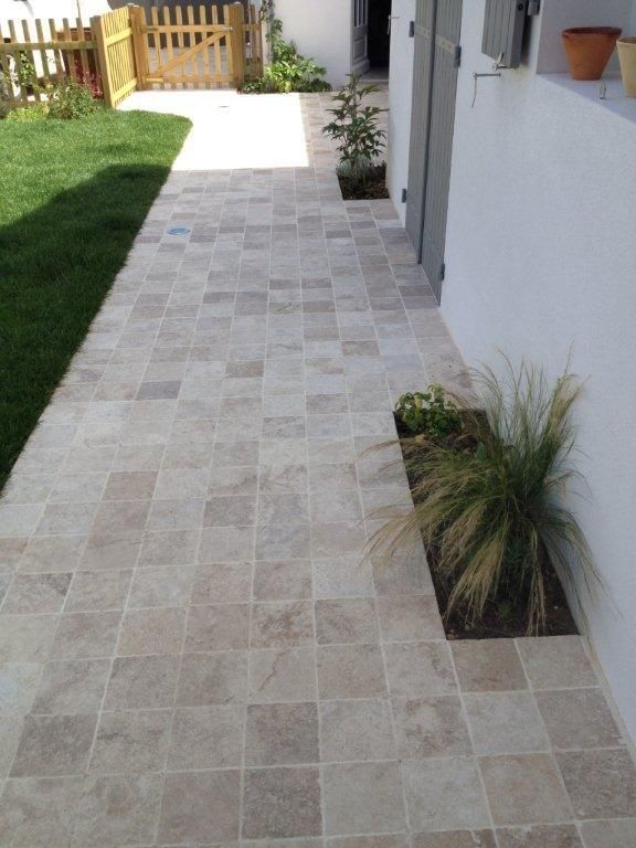 Allée de terrasse en travertin