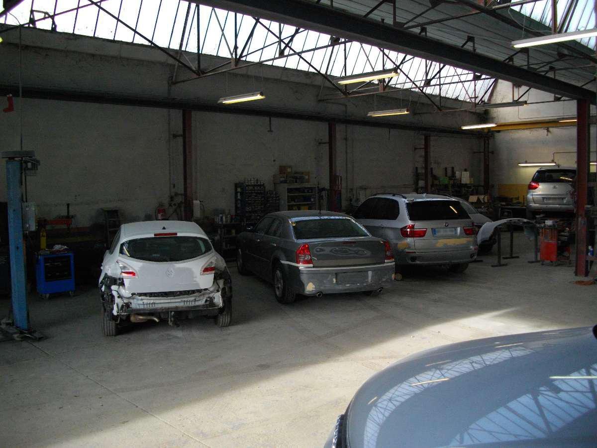 Atelier de réparations de voiture à Villefranche-sur-Saône dans le Rhô